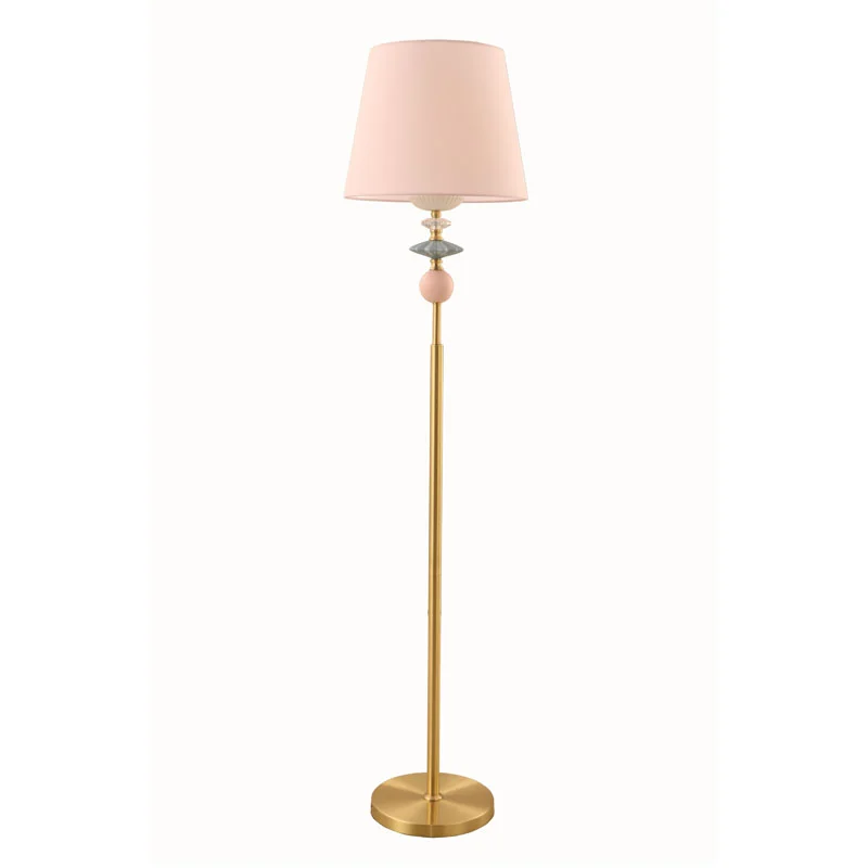 Warum sollten Sie sich für die Sandy Gold Drum Shade Porzellan-Stehlampe für Ihren Raum entscheiden?