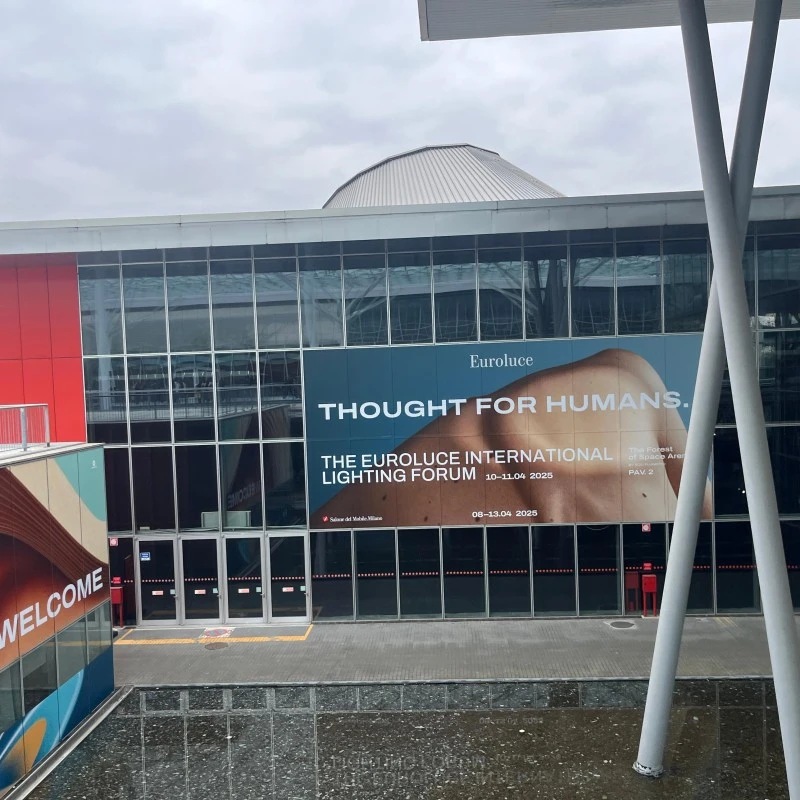 Beobachtung der Ausstellung 2025 Milan Euroluce Lighting